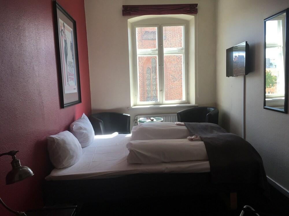 Hotel Vinhuset Næstved エクステリア 写真